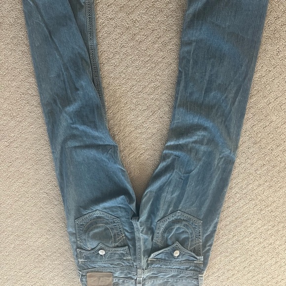 True Religion Classic Blue Jeans with Signature Pocket - Picture 7 of 10